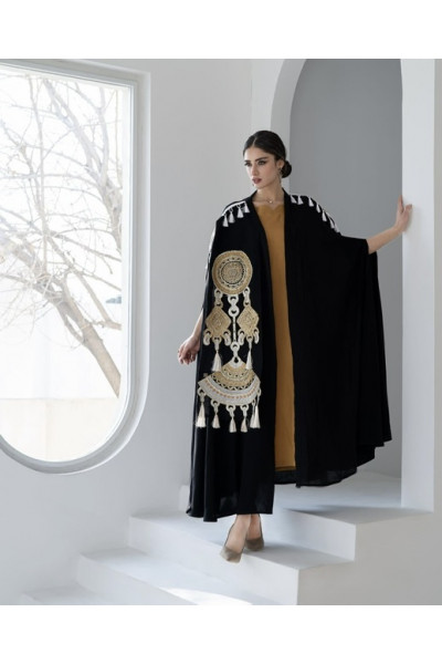 عباية خاصة بتصميم زخرفي أندلسي 