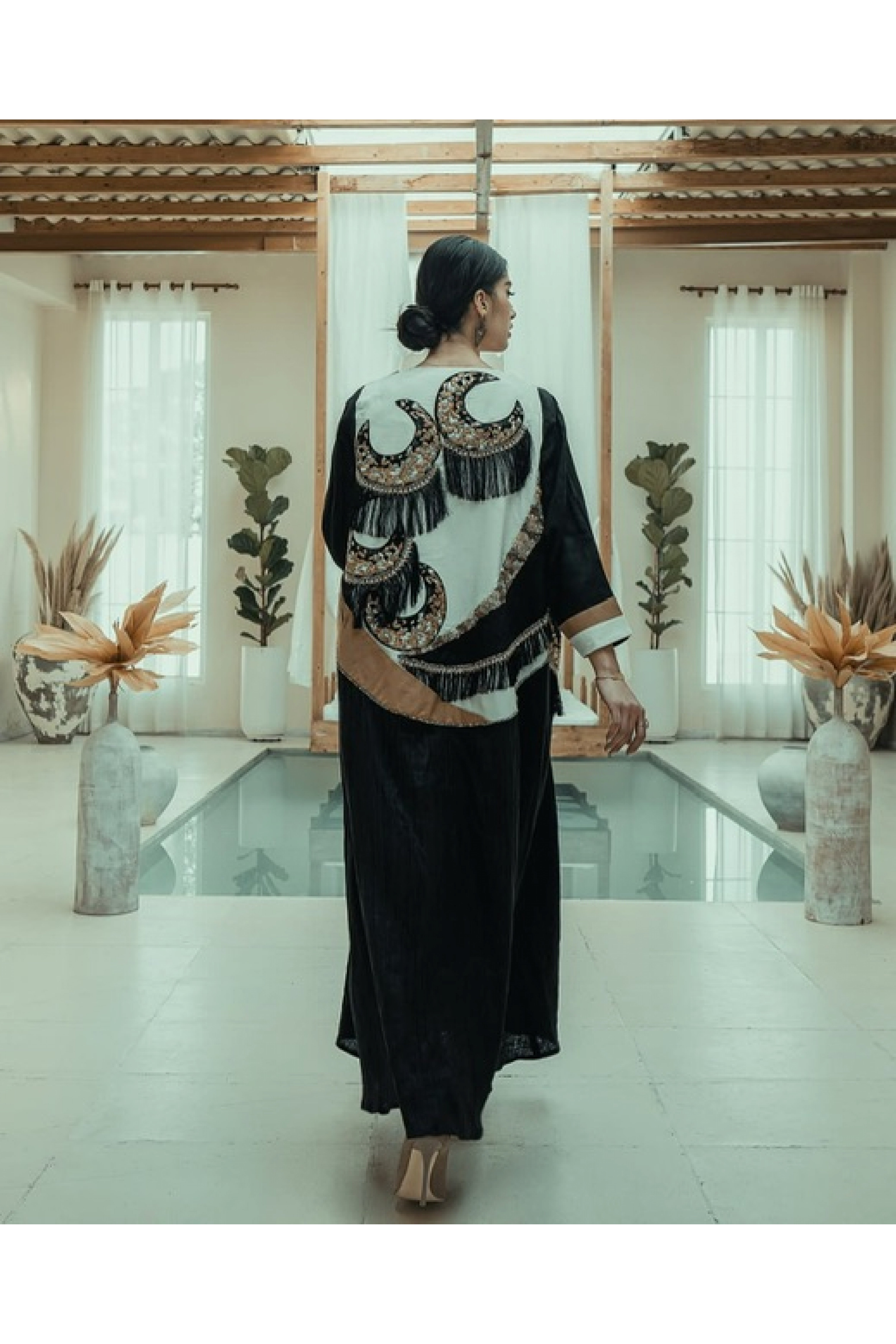 عباية مميزة جداً بالشك 