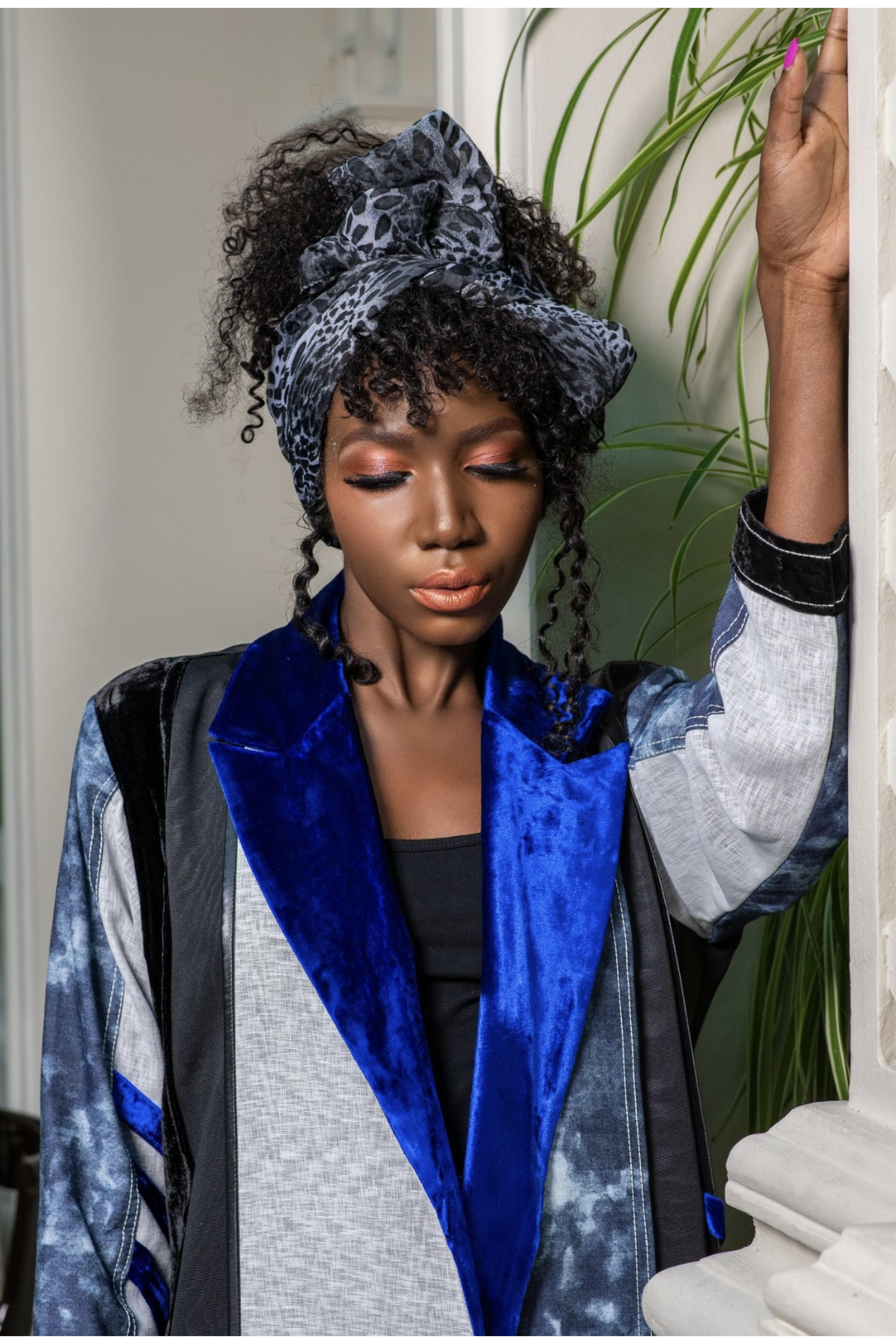 عباية راقية زرقاء شتوية 