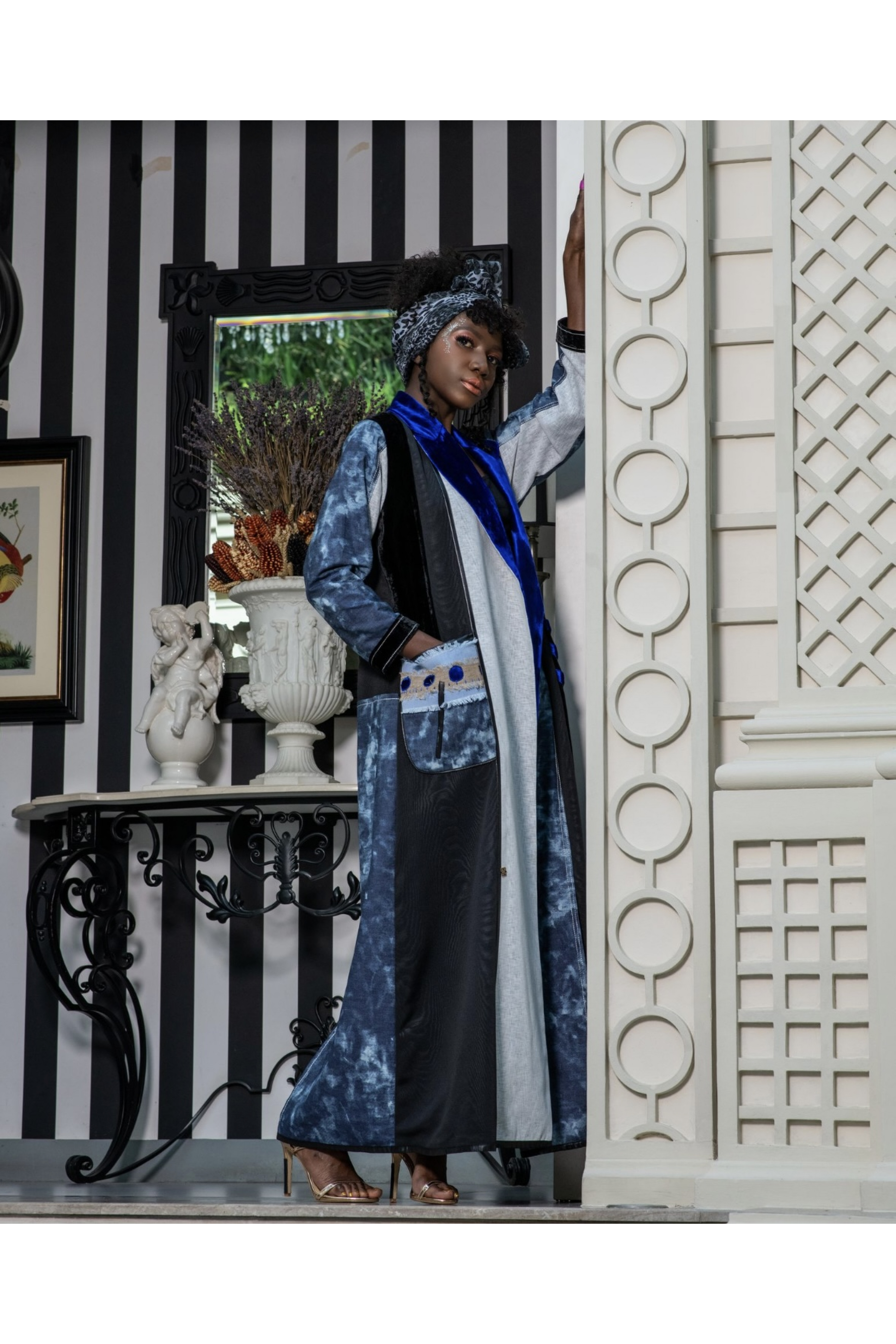 عباية راقية زرقاء شتوية 