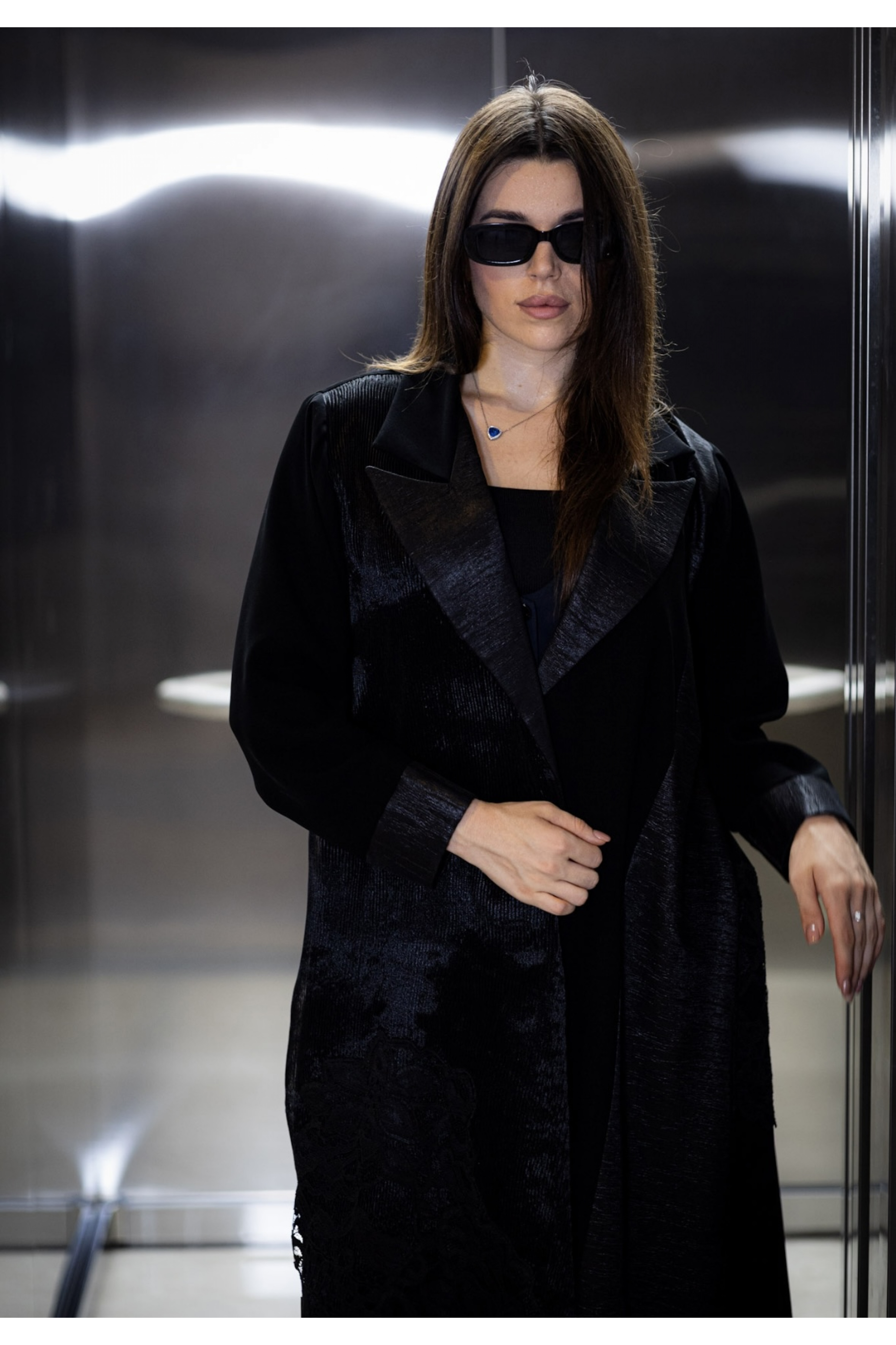 عباية عملية بإضافة الدانتيل و الشيفون و الكريب الإيطالي الراقي 