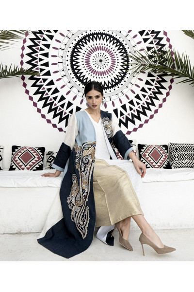 عباية مميزة بدرجات الأزرق و التطريز 