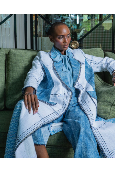 عباية من خام ديور الراقي بدرجات الازرق set 