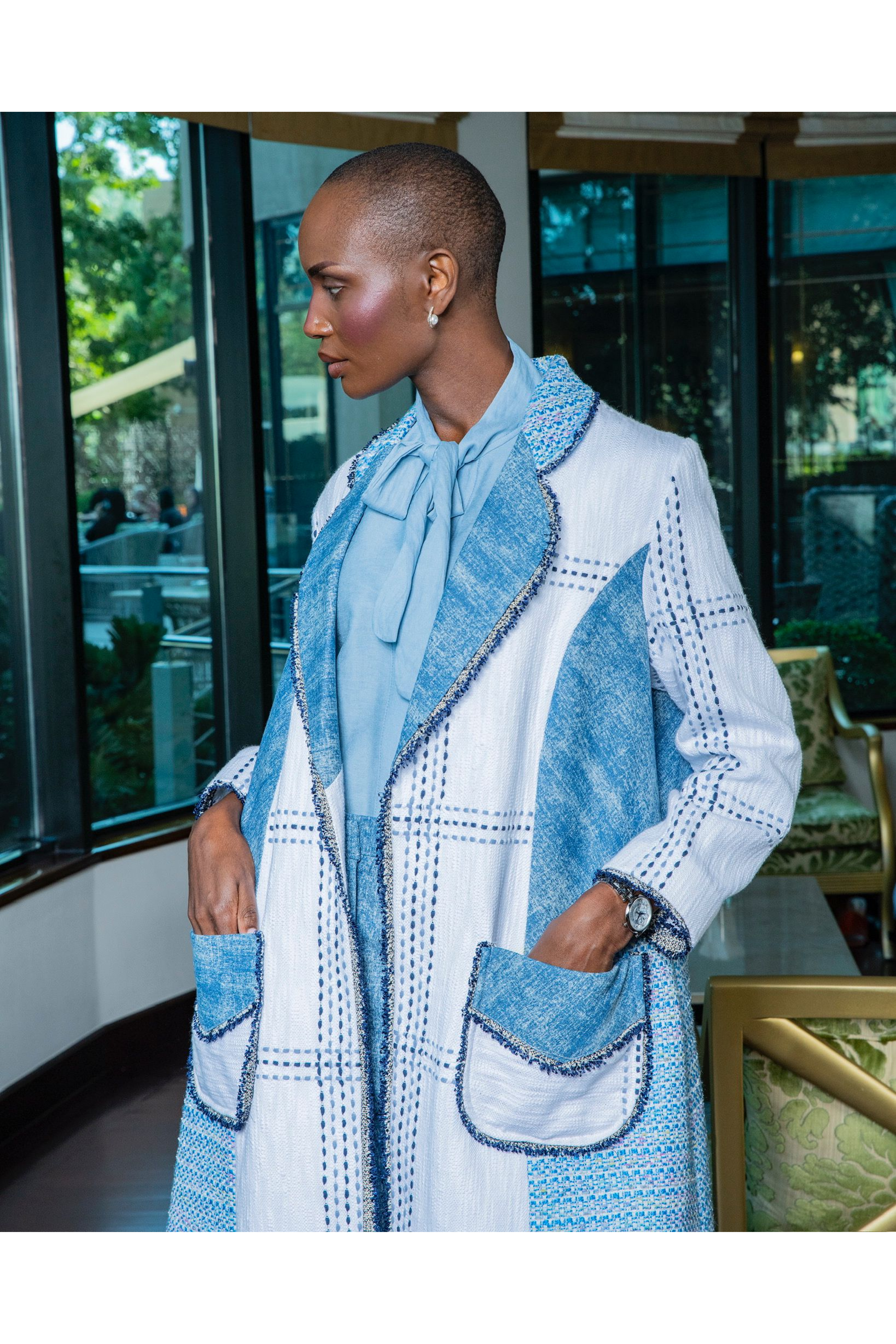 عباية من خام ديور الراقي بدرجات الازرق set 