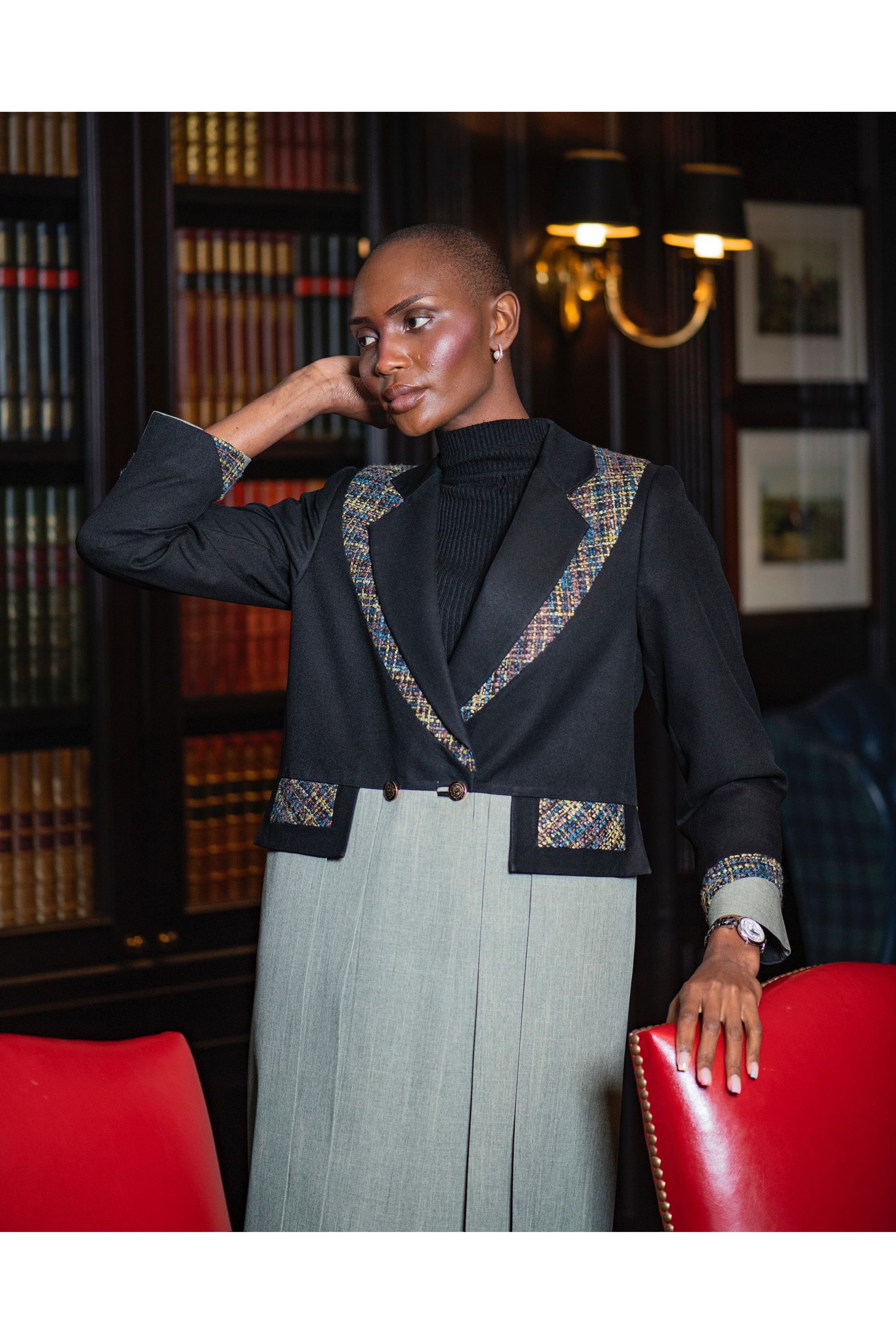 عباية عملية راقية مع اضافة اللون الاخضر