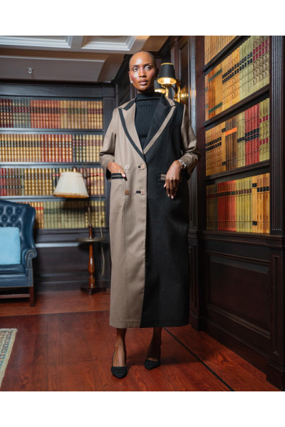 عباية عملية باللون الاسود و البني