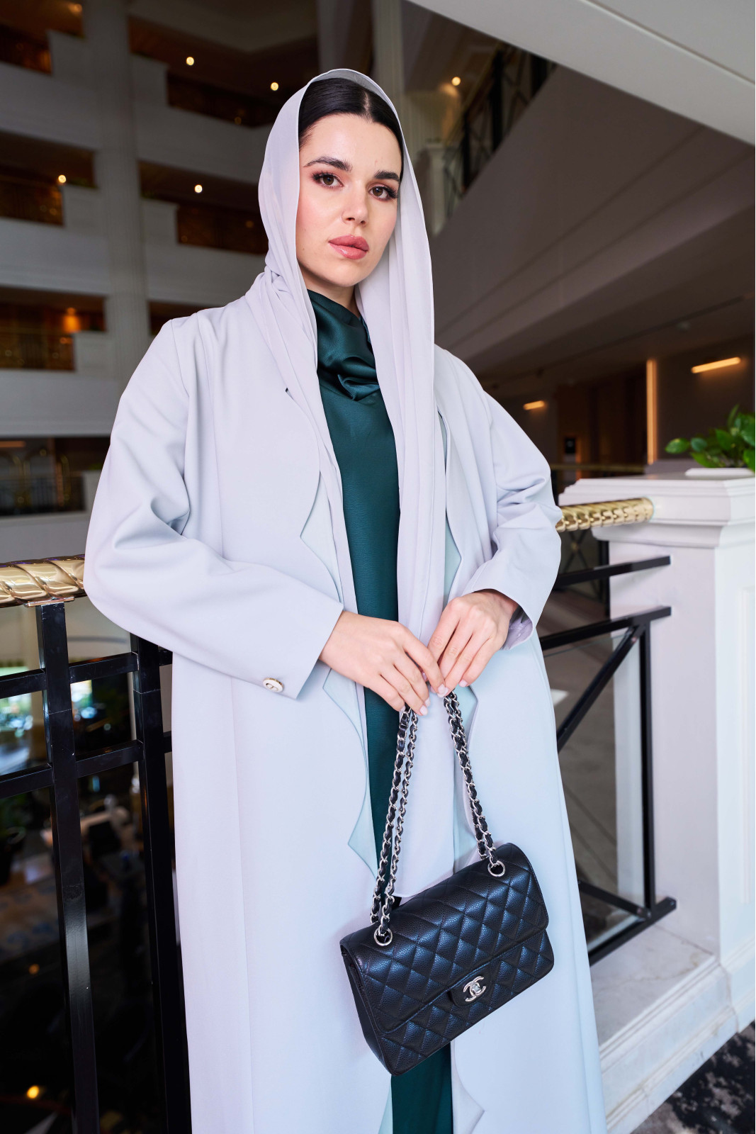 عبايه ناعمه ومعاصره