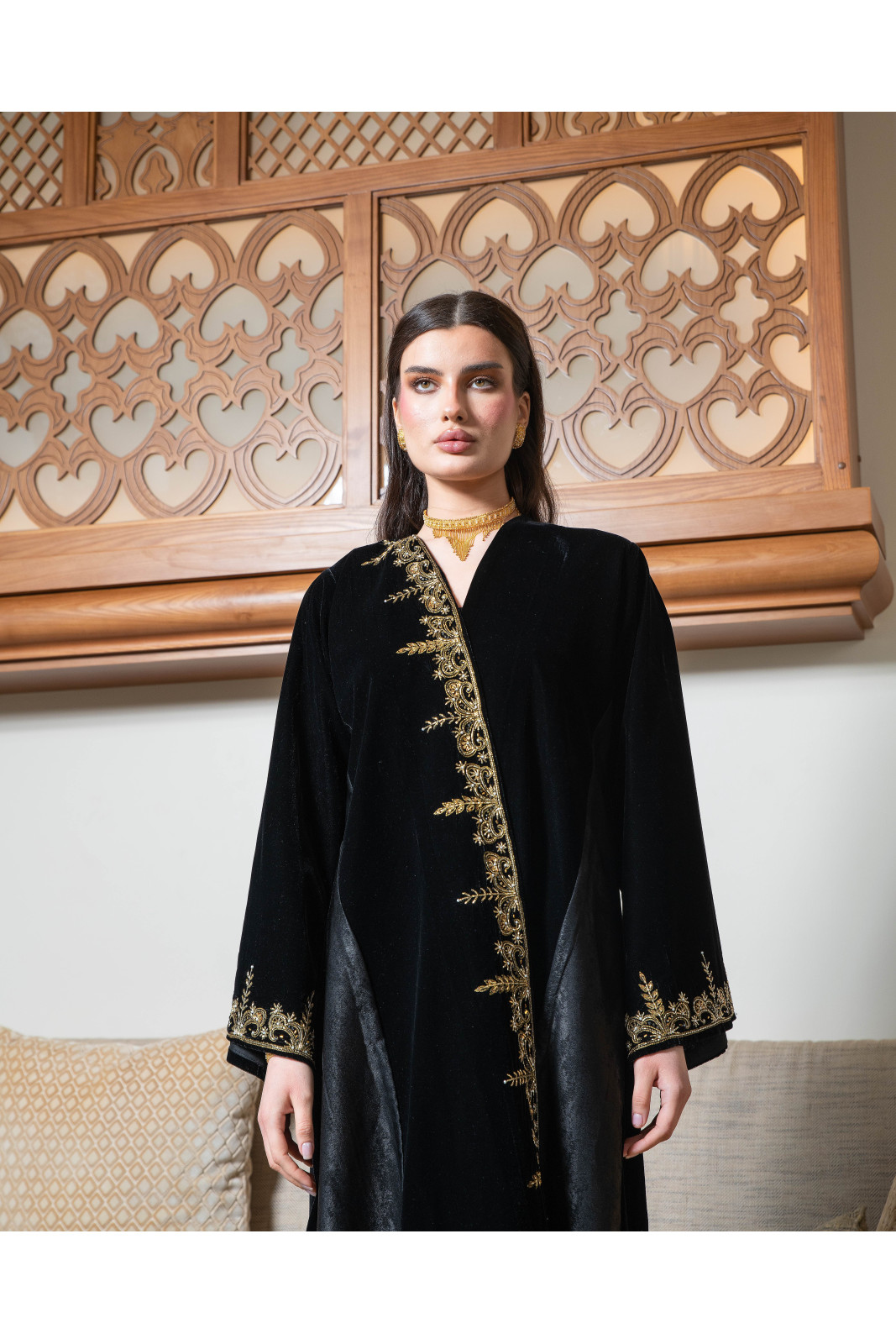  عباية الأسود المذهب الفاخر