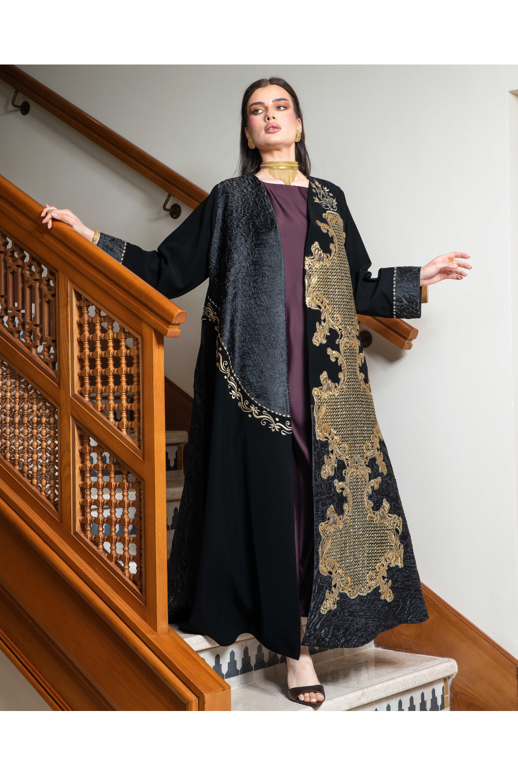 عباية الذهب الأسود