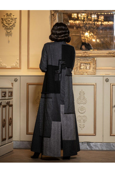 عباية مخملية راقية باللون الأسود 