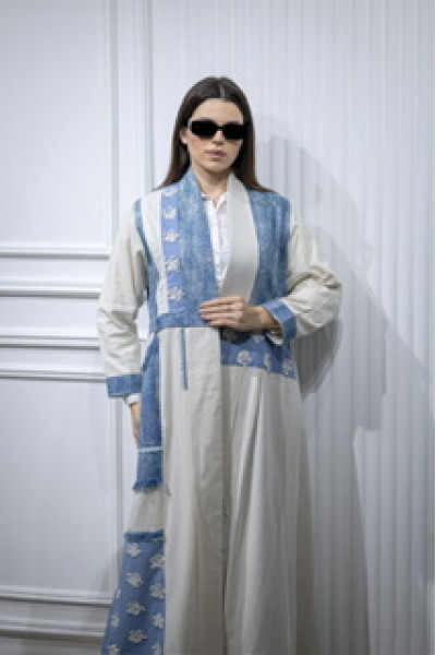 عباية يومية باللون الأزرق و الأبيض 