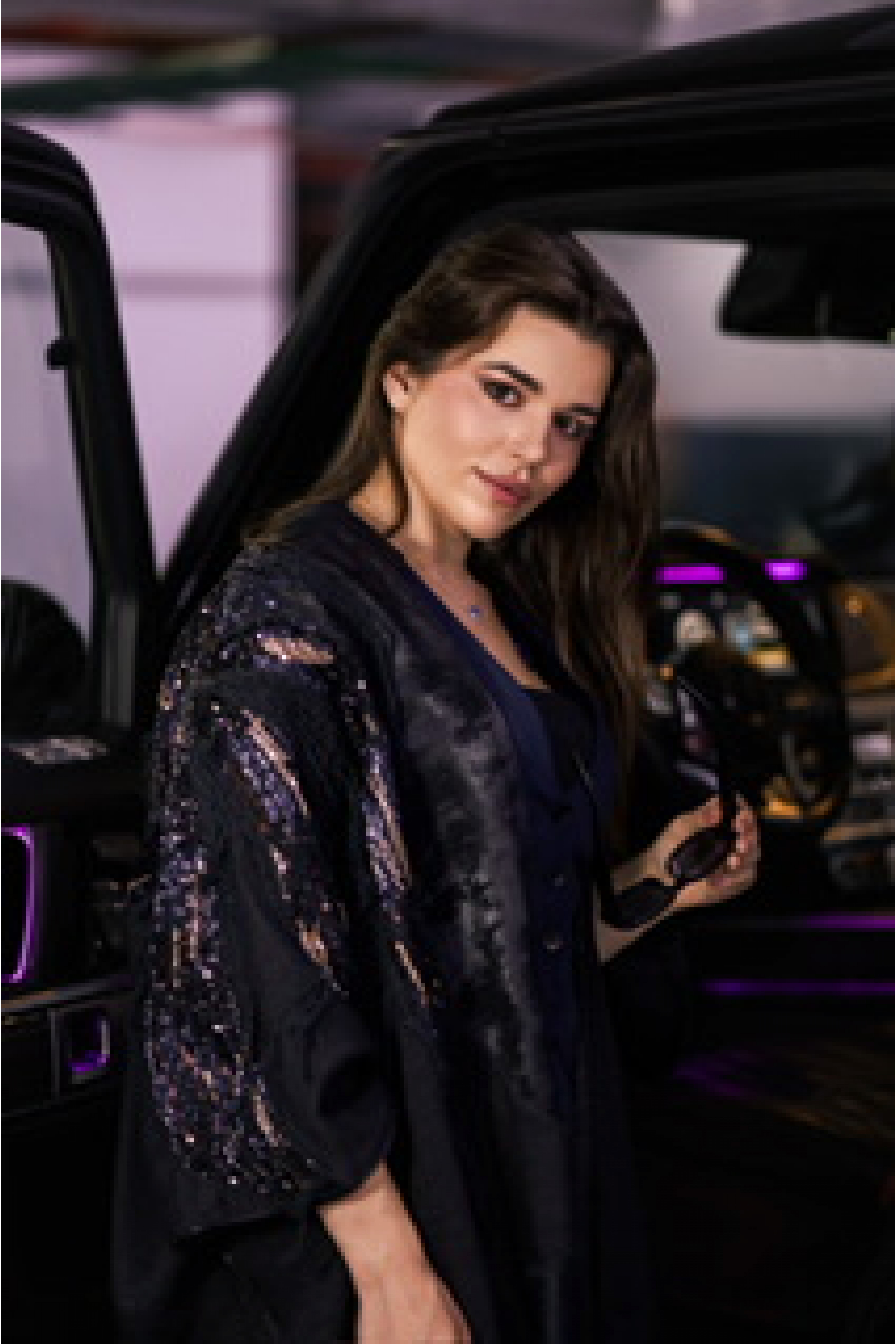 عباية  سوداء خاصة للمناسبات بالشك 