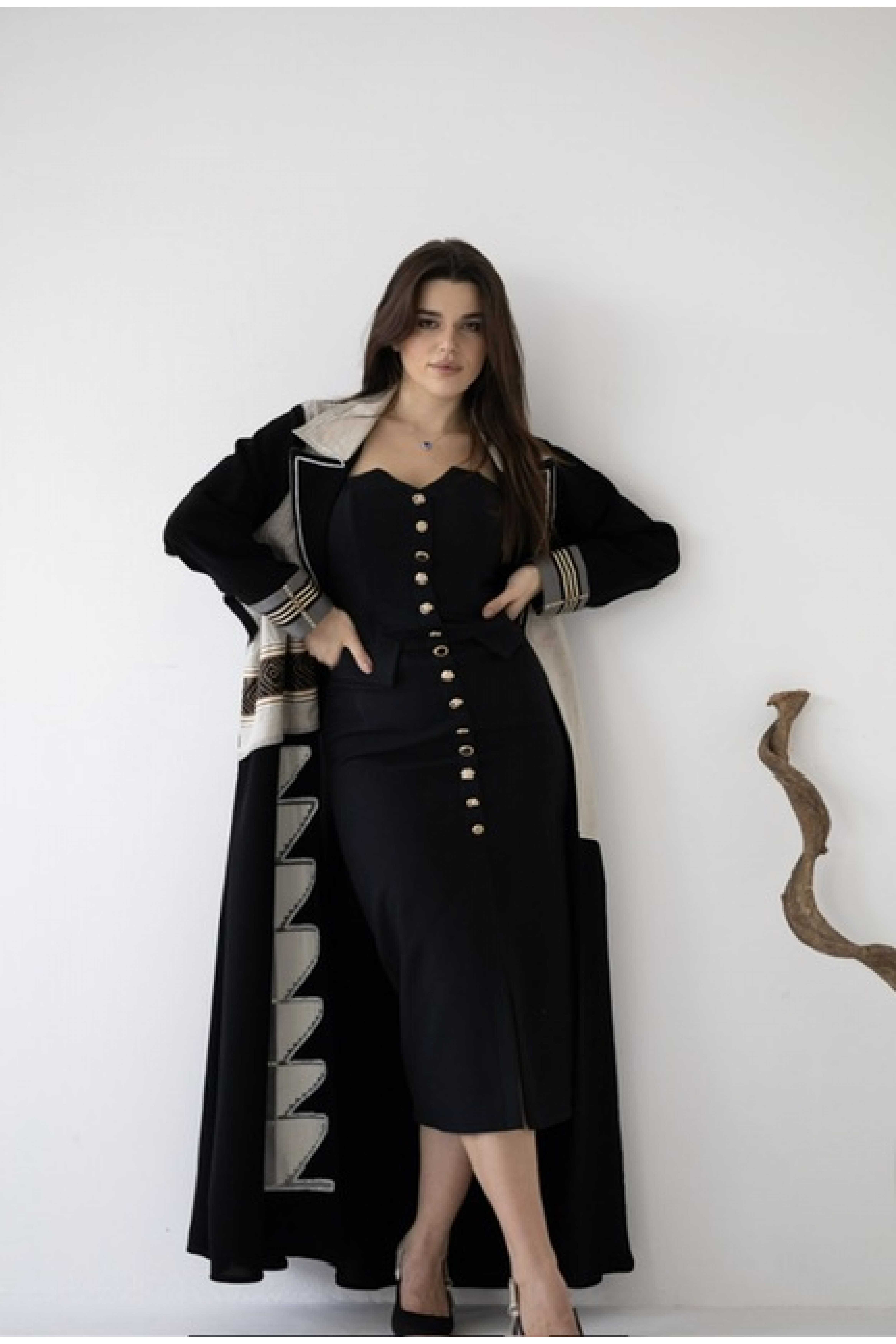 عباية يومية ( بليزر ) مع تطريز راقي 