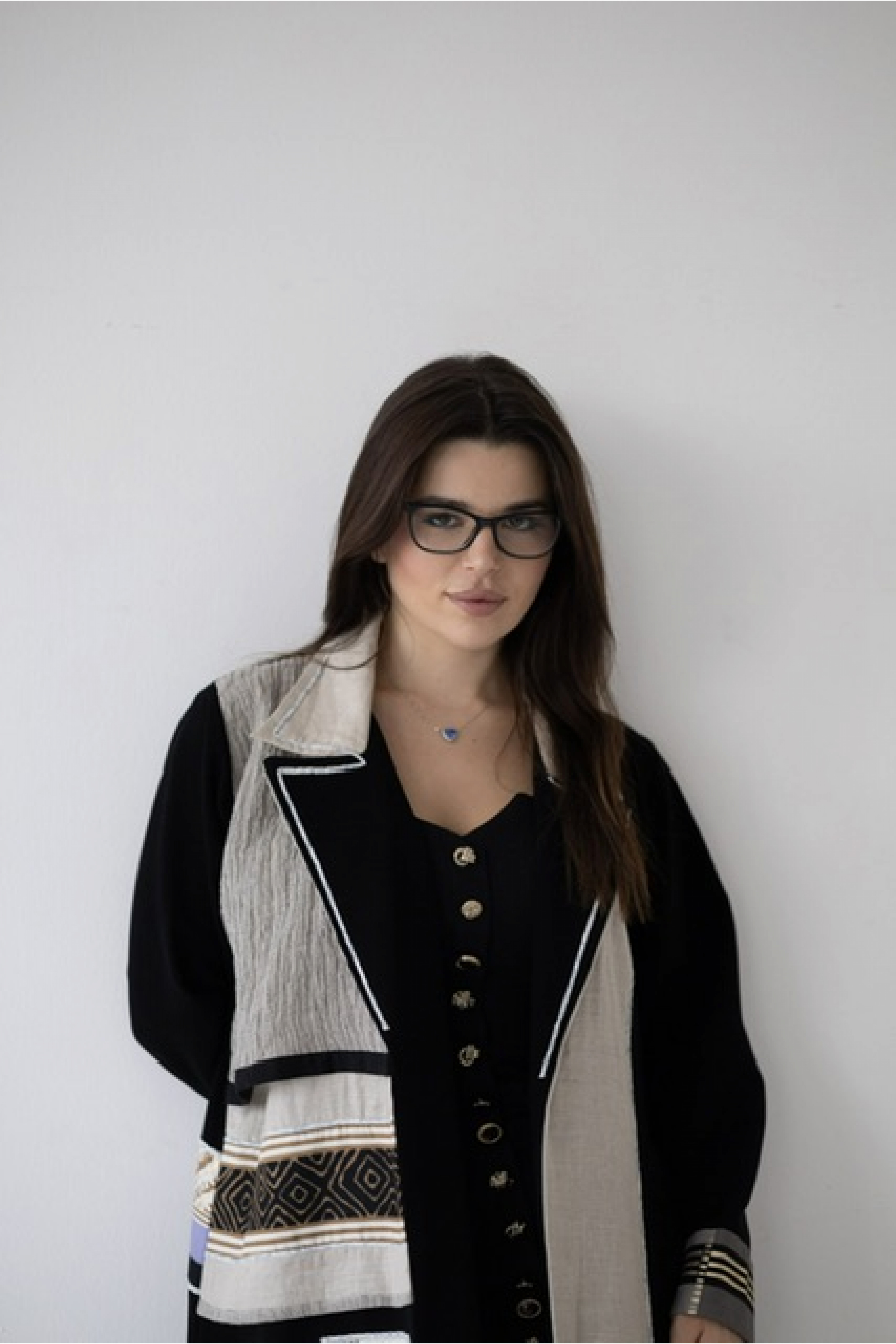 عباية يومية ( بليزر ) مع تطريز راقي 