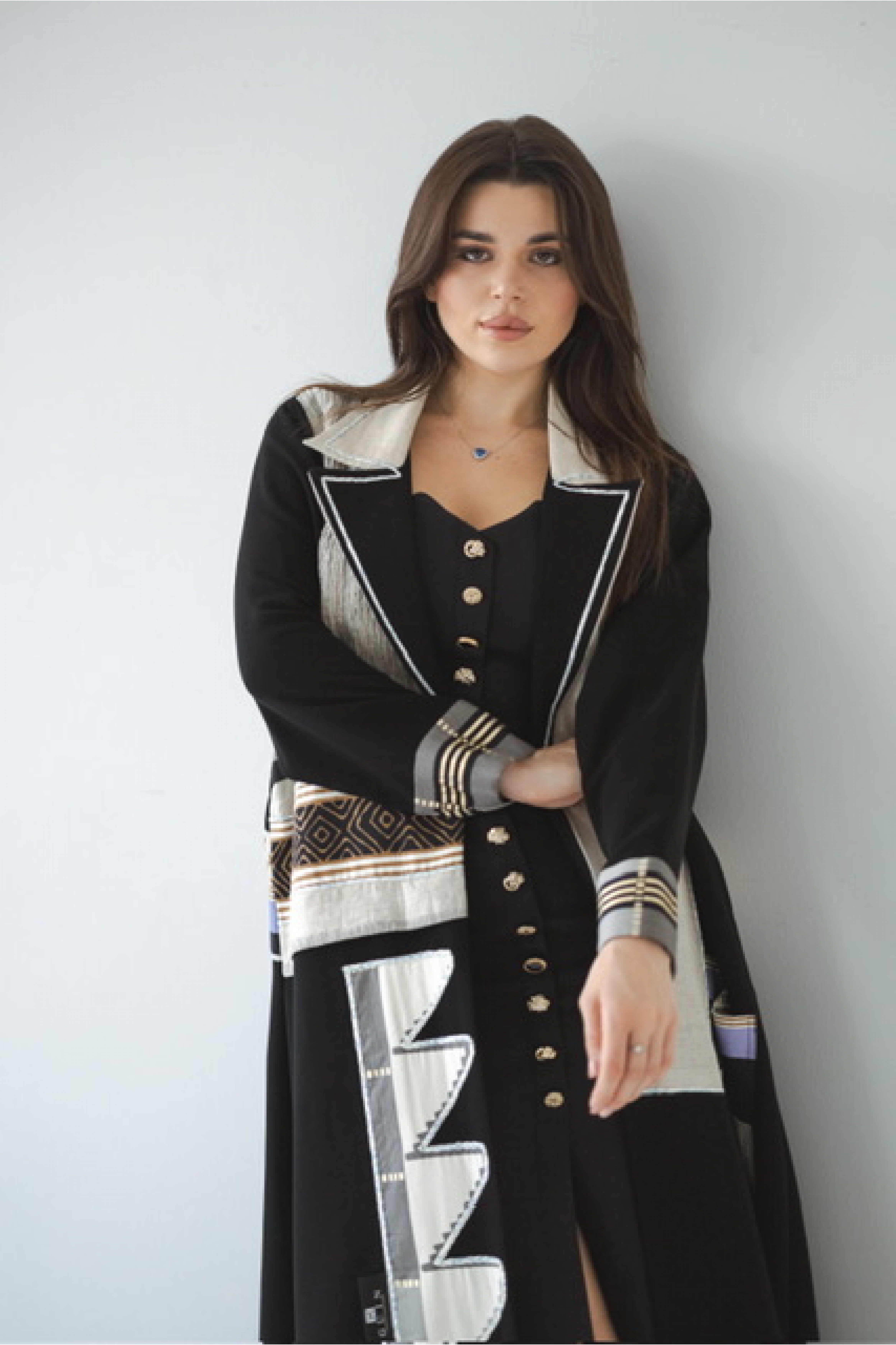 عباية يومية ( بليزر ) مع تطريز راقي 