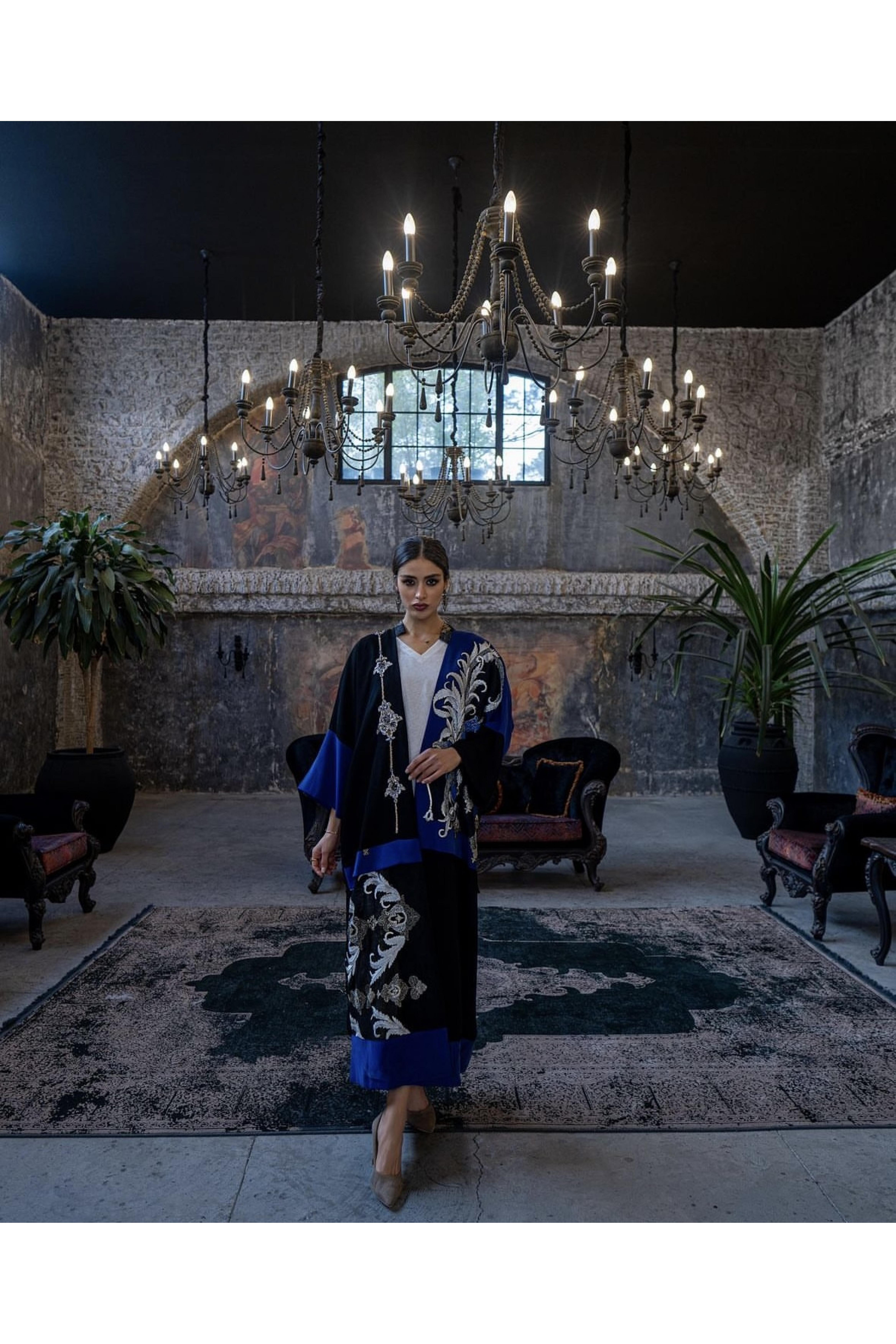 عباية زرقاء مميزة جداً 