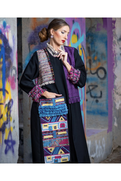 عباية شتوية بأكثر من قماش ملون 