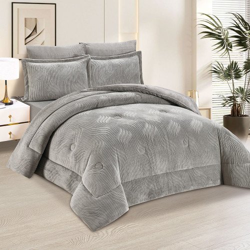 مفرش شتوي مخمل 6 قطع نفرين مفرش شتوي مخمل 6 قطع نفرين