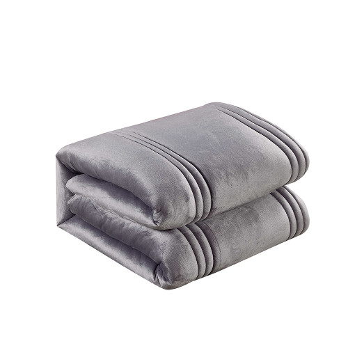 مفرش شتوي مخمل 4 قطع نفر مفرش شتوي مخمل 4 قطع نفر