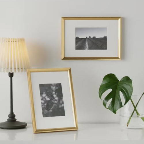 إطار ذهبي اللون مقاس 21X30 سم