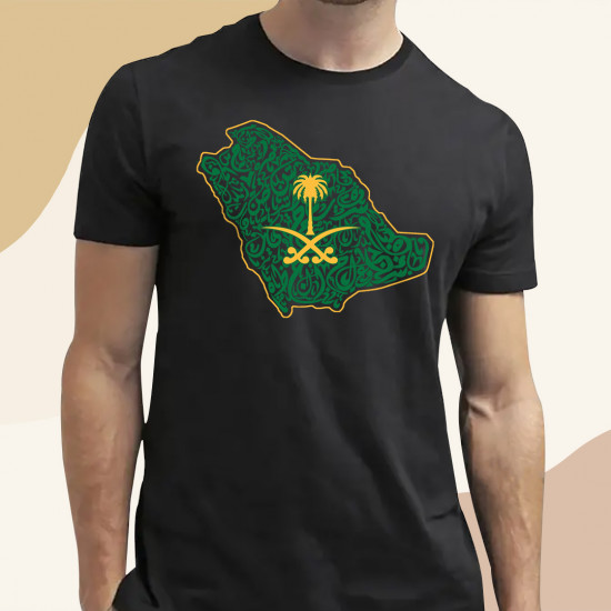 تيشيرت خريطة المملكة حروف عربيه مزخرفه شعار ذهبي