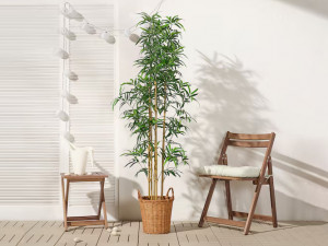 هل تبدو الأشجار الصناعية واقعية؟