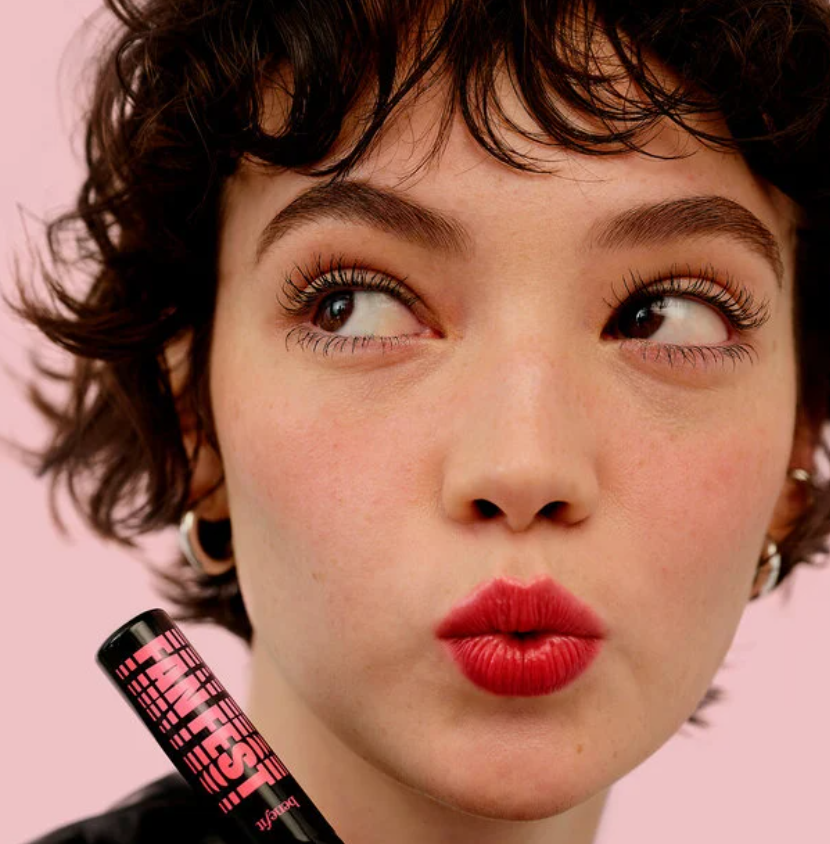 بنفت ماسكارا فان فيست فانينغ لتكثيف الرموش