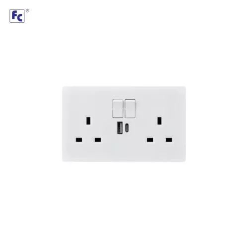 فيش 13 امبير مزدوج مع 2 شاحن بمفتاح 3*6 ابيض - اف سي 