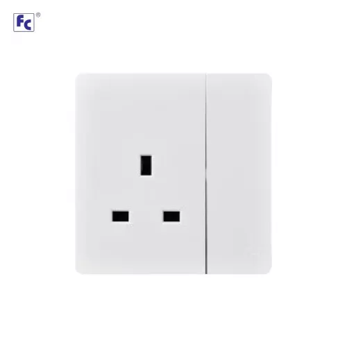 فيش 13 امبير مفتاح منفصل 3*3 ابيض - اف سي 