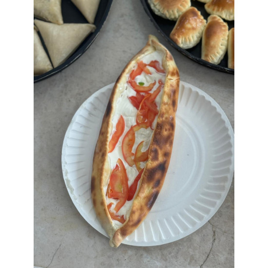 فطيرة لبنة بالطماطم 