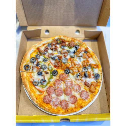 بيتزا الفصول الأربعة كبيرة 