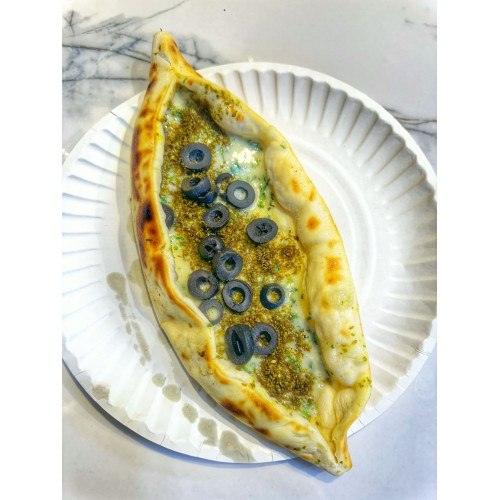 فطيره جبن بالزيتون والزعتر