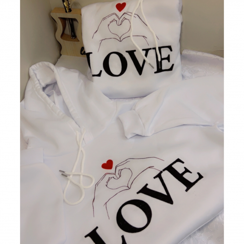 هودي بعبارة ( LVOE ) رمزنا الحب ، مريحة مع جيب لكنغر ،بأكمام طويلة .عصرية وجديد 