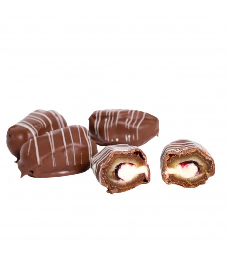 تمر تشيز كيك مع توت