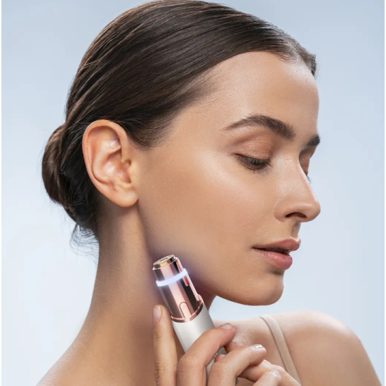 2-in-1 Rechargeable Facial and Eyebrow Trimmer 2-in-1 Rechargeable Facial and Eyebrow Trimmer