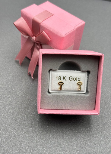 حلق طبي ذهب عيار18