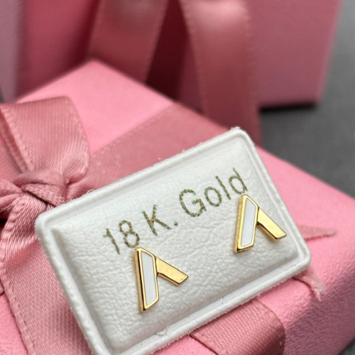 حلق طبي ذهب عيار18