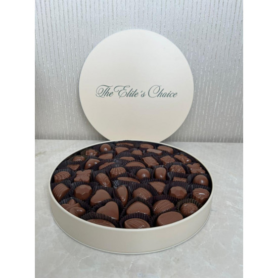 علبة شوكولا كبيرة