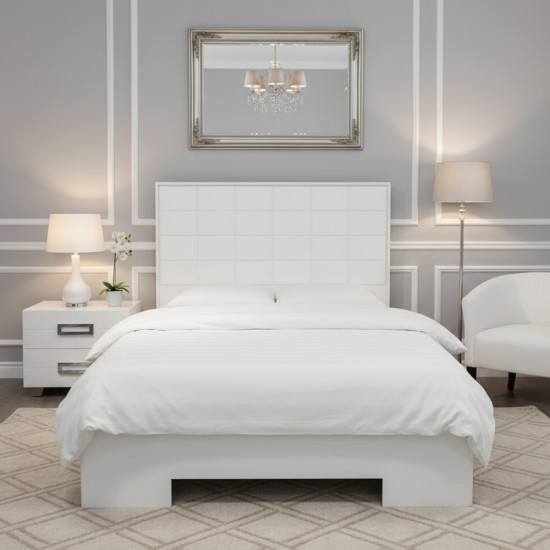 سرير مودرن خشبي أبيض مع كمودينو جانبي عملي