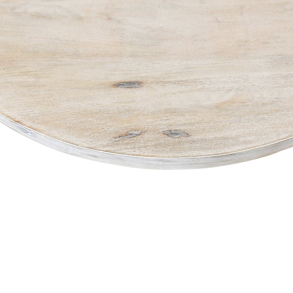 طاولة قهوة خشبية بتصميم عملي