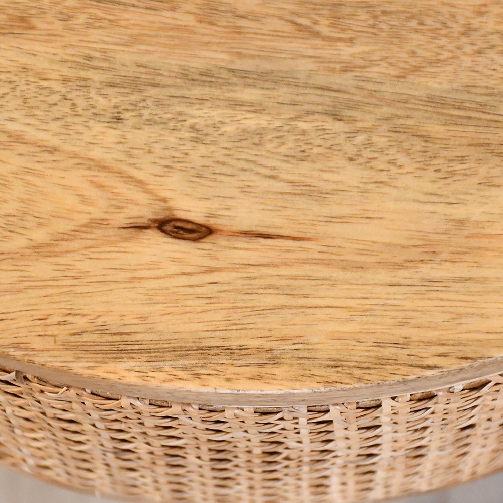 طاولة قهوة مودرن خشب وراتان بأرجل معدنية