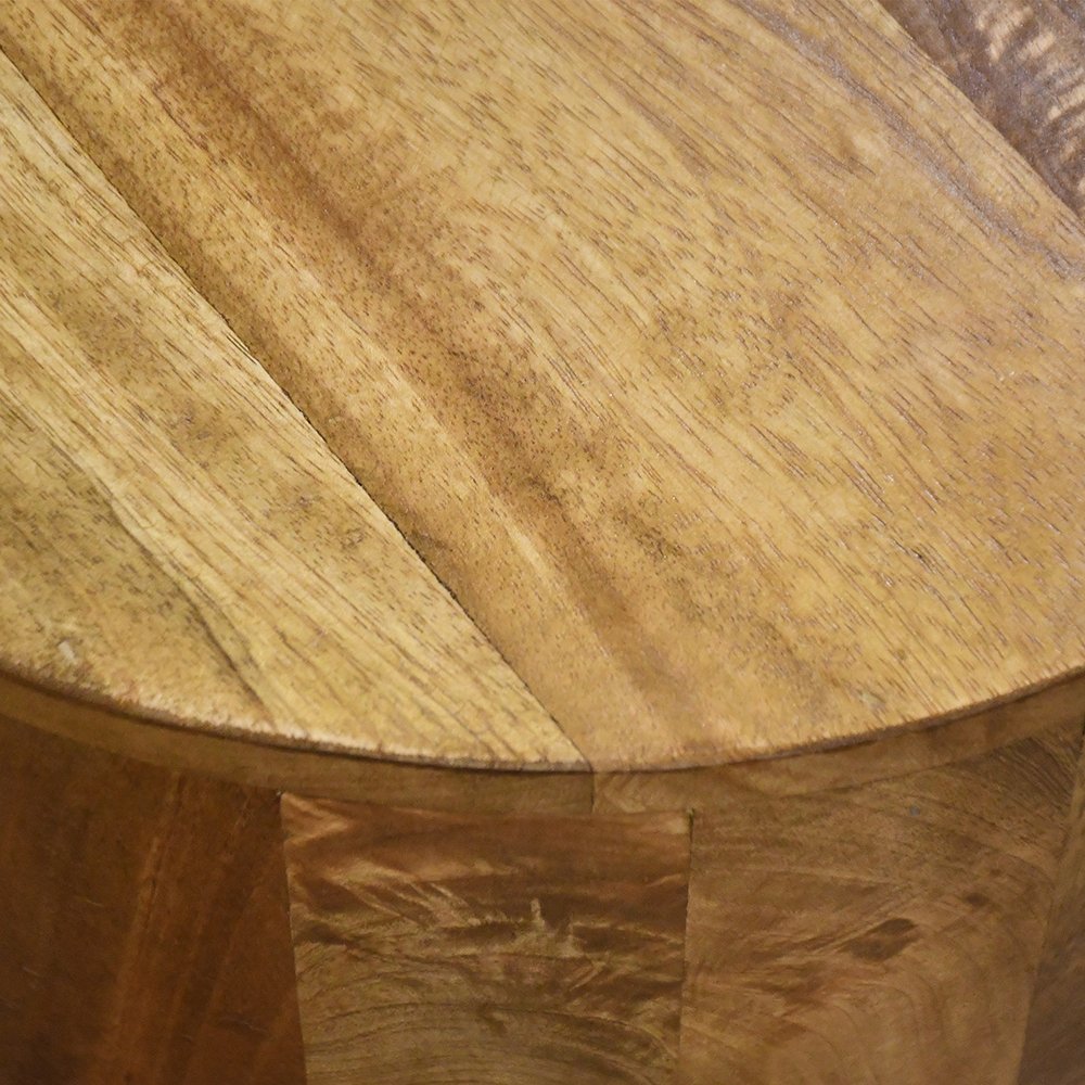 طاولة جانبية بتصميم مودرن خشبي طاولة جانبية بتصميم مودرن خشبي