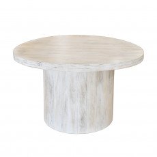 طاولة قهوة خشبية بتصميم عملي