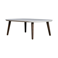 طاولة شاي بيضاء مع أرجل خشبية داكنة