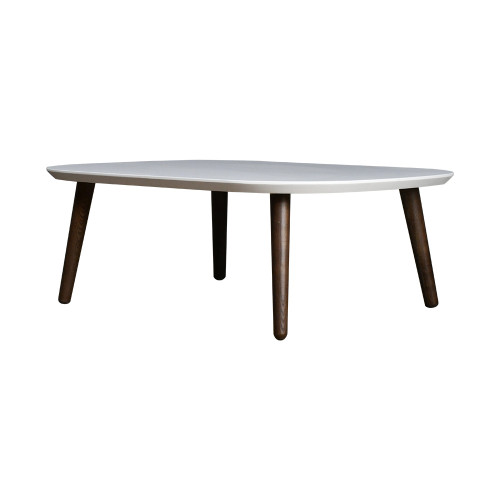 طاولة شاي بيضاء مع أرجل خشبية داكنة