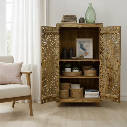 دولاب تخزين خشب طبيعي بتصميم محفر