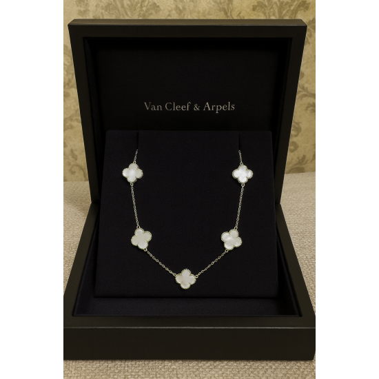 سلاسل الفخامة