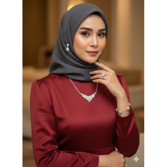 عقد لمسة البريق عقد لمسة البريق