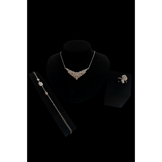 عقد لمسة البريق 