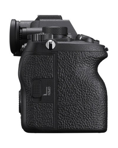 Sony Alpha A7 IV Mirrorless Digital Camera with FE 28-70mm f/3.5-5.6 OSS Lens Sony Alpha A7 IV Mirrorless Digital Camera with FE 28-70mm f/3.5-5.6 OSS Lens